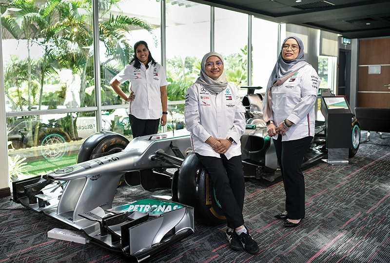 The Leading Ladies of Formula One™  PETRONAS FLOW
