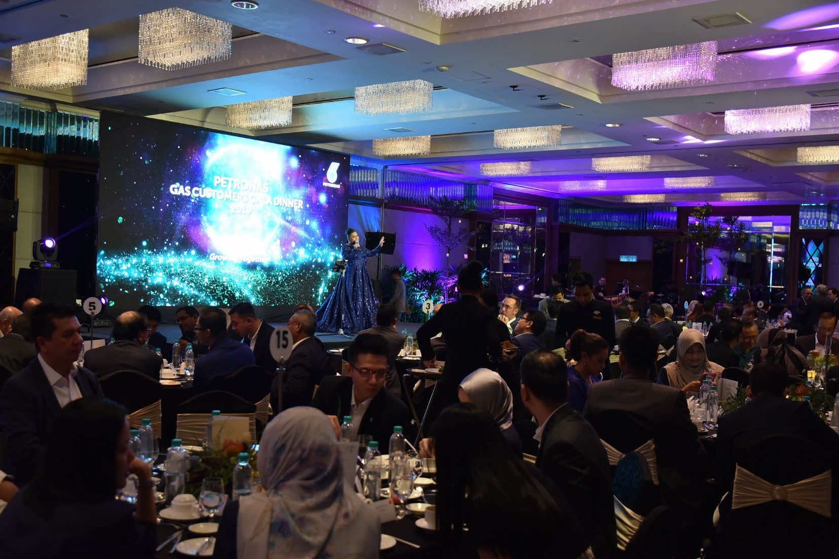 petronas-gas-customers-gala-dinner-2019-5.jpg
